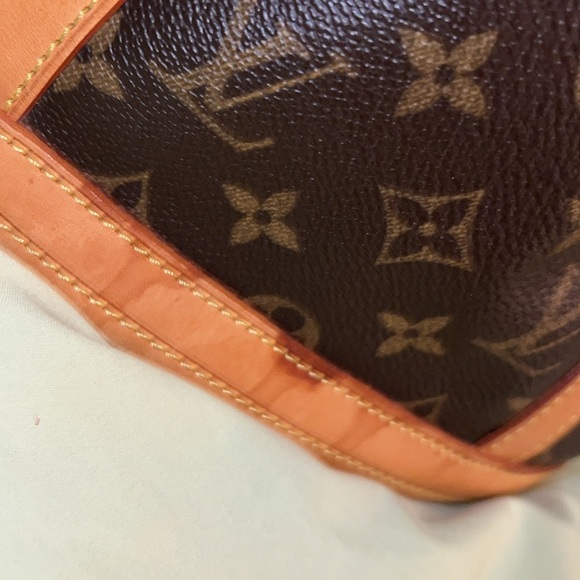 Louis Vuitton monogram Marais bucket bag - Picture 5 of 15